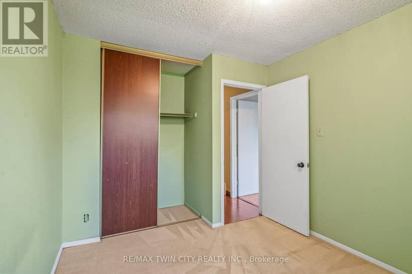 35 Ivanhoe Road — photo 22 of 40