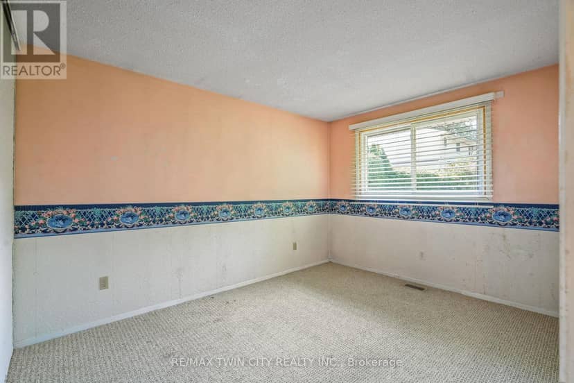 35 Ivanhoe Road — photo 24 of 40