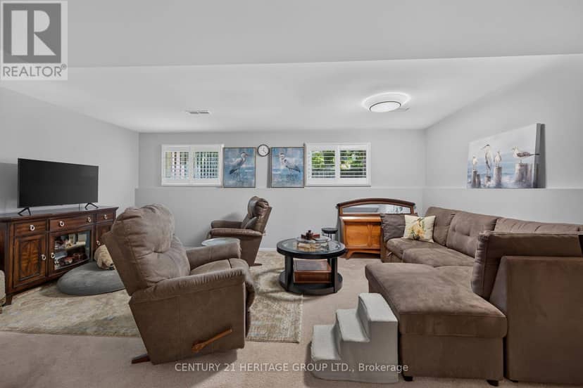 89 Stoney Brook Crescent — photo 35 of 40