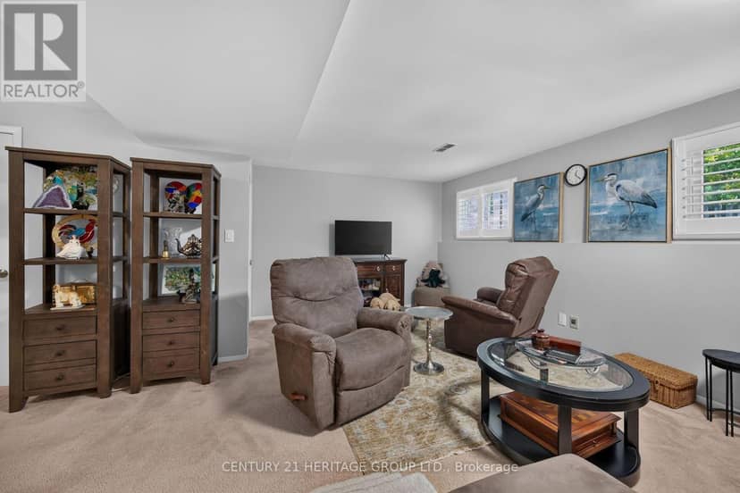 89 Stoney Brook Crescent — photo 36 of 40