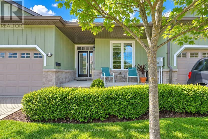 13 Oakwood Links Lane, South Huron, photo 8