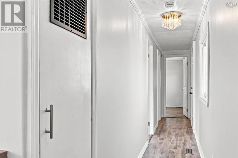 65 Juniper Crescent — photo 17 of 35