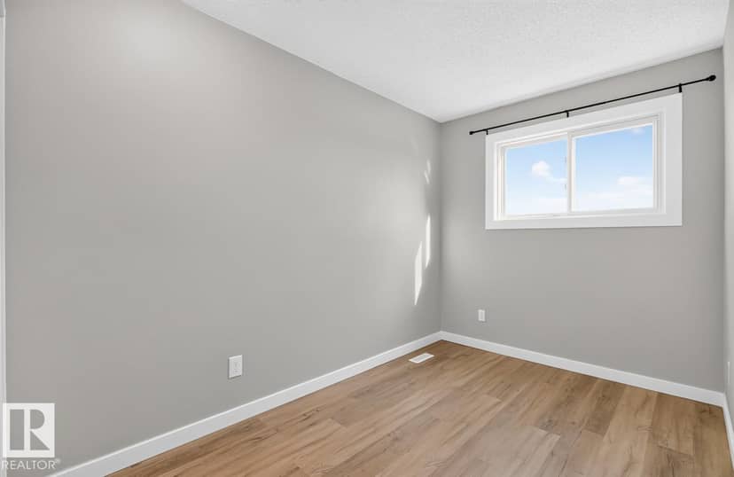14215 23 ST NW — photo 19 of 30