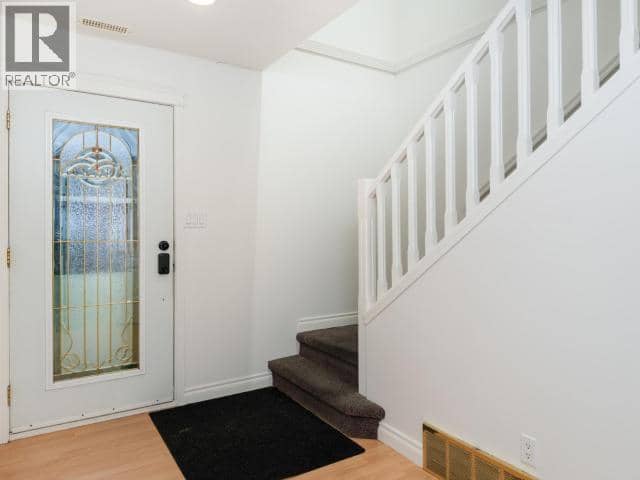 146 Falcon Drive — photo 11 of 35