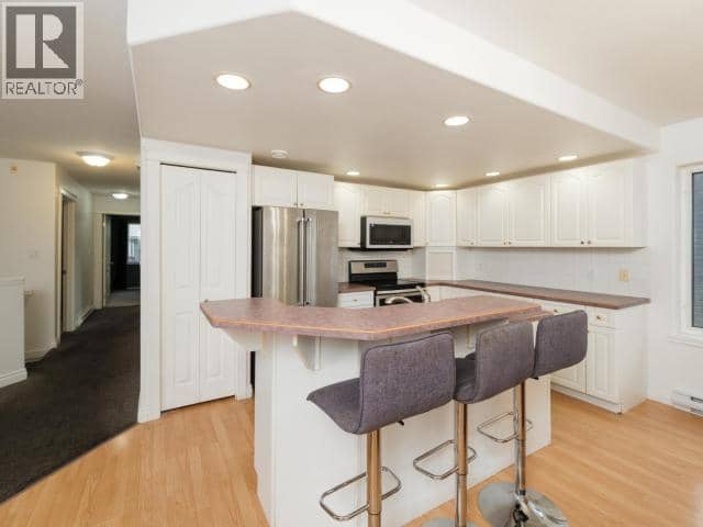 146 Falcon Drive — photo 4 of 35