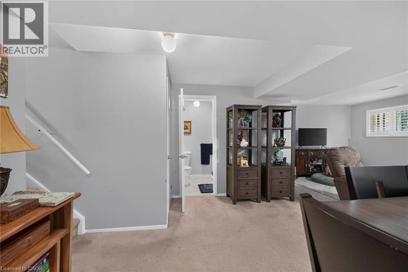 89 STONEY BROOK Crescent — photo 39 of 40