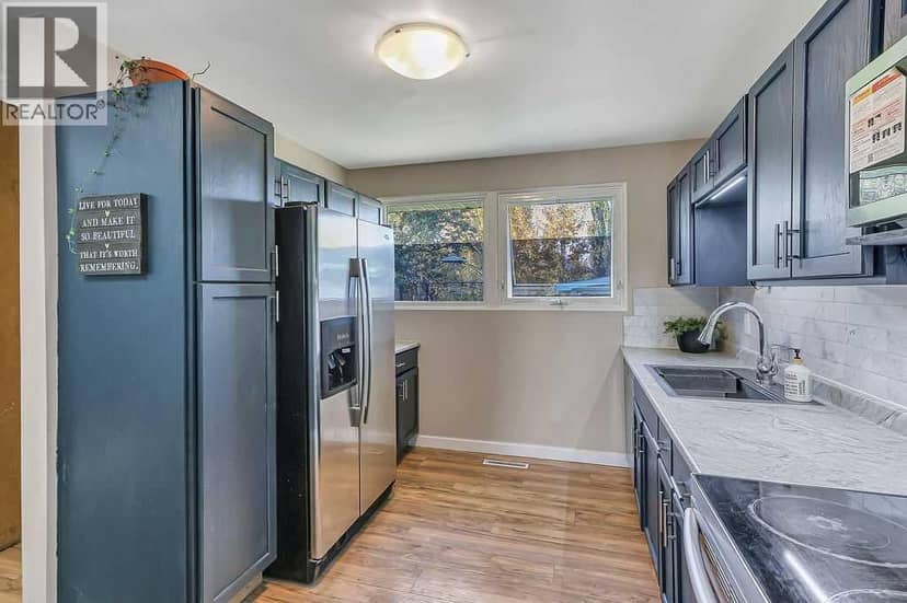 5912 West Park Crescent — photo 10 of 40