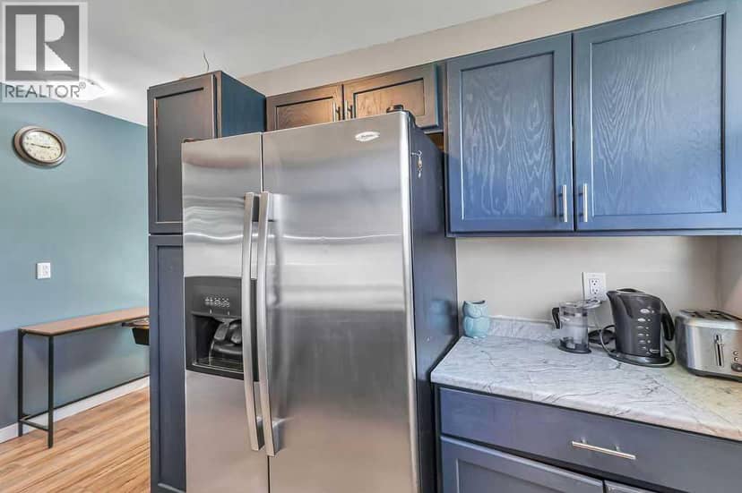 5912 West Park Crescent — photo 11 of 40