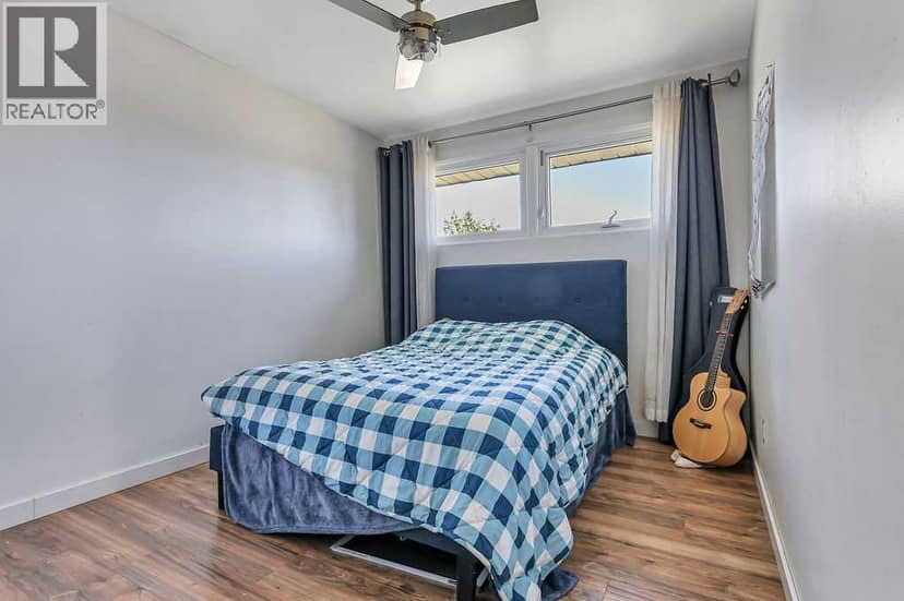 5912 West Park Crescent — photo 15 of 40