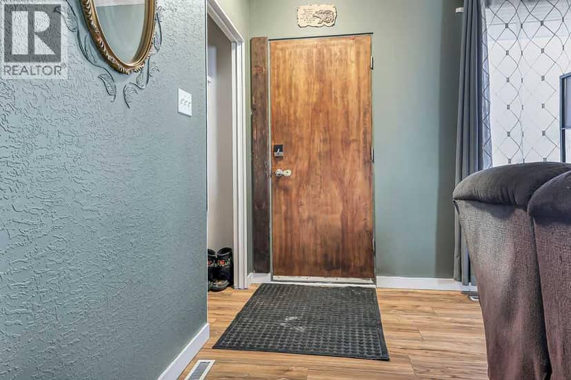 5912 West Park Crescent, Red Deer, photo 3