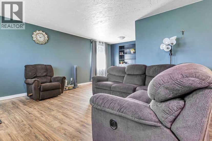 5912 West Park Crescent, Red Deer, photo 4