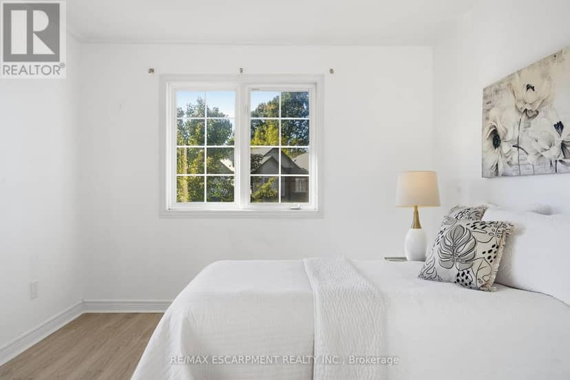 8 - 400 Stonehenge Drive — photo 23 of 38