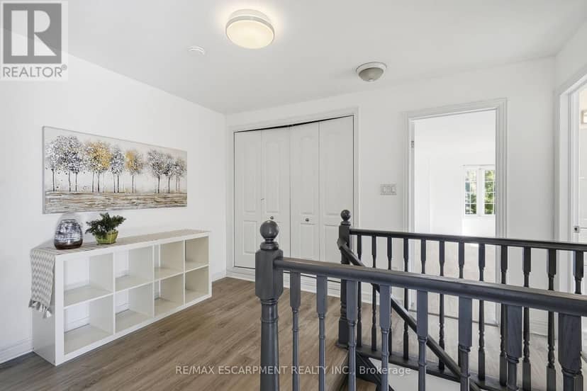 8 - 400 Stonehenge Drive — photo 17 of 38