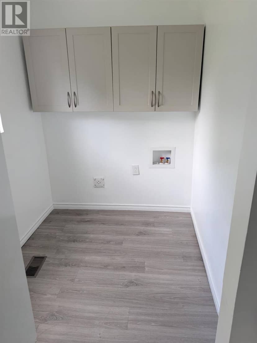 441 Charles ST — photo 10 of 11