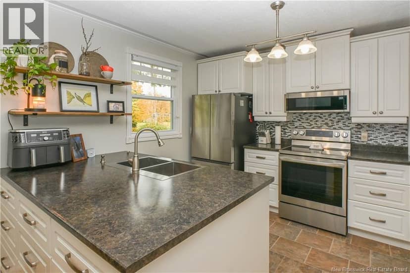 1551 Boisjoli Street — photo 12 of 40