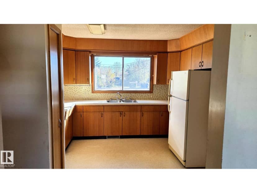 5517 49 ST, Vegreville, photo 5