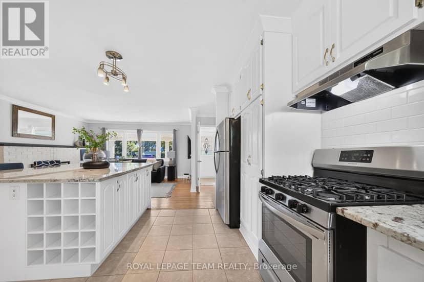 21 Elterwater Avenue — photo 16 of 33
