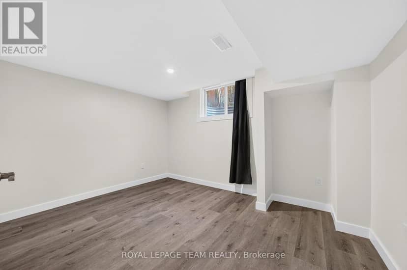 21 Elterwater Avenue — photo 25 of 33