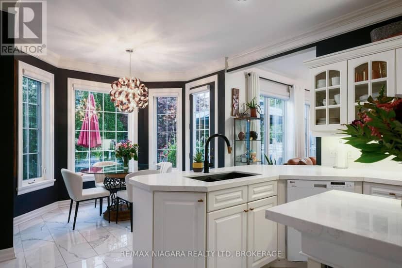 655 Charlotte Street — photo 15 of 40