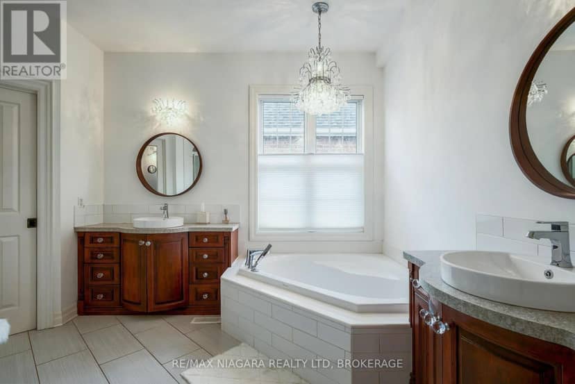 655 Charlotte Street — photo 18 of 40