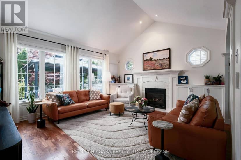 655 Charlotte Street — photo 9 of 40