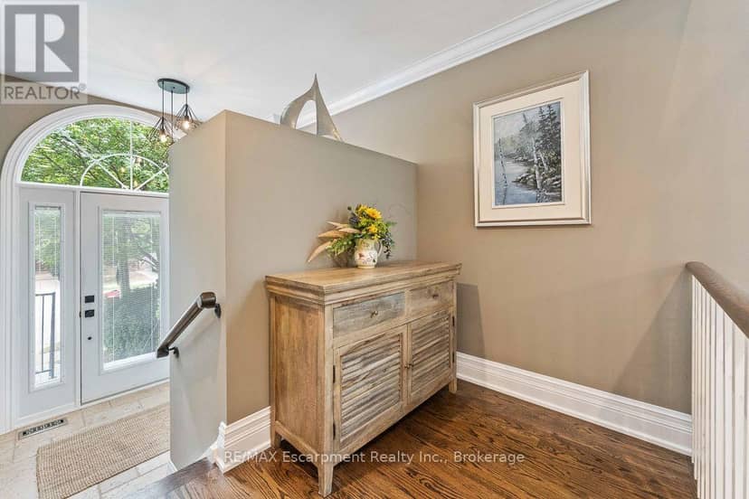 2331 Marine Drive, Oakville, photo 3