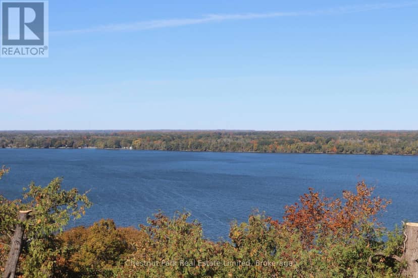 1979 County Road 7, Prince Edward County, photo 2
