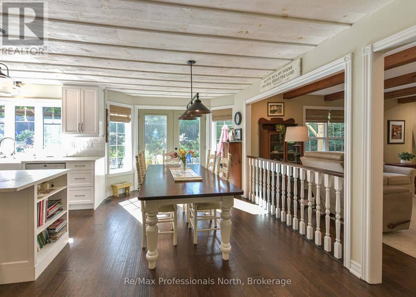 1739 Loretta Avenue — photo 10 of 40