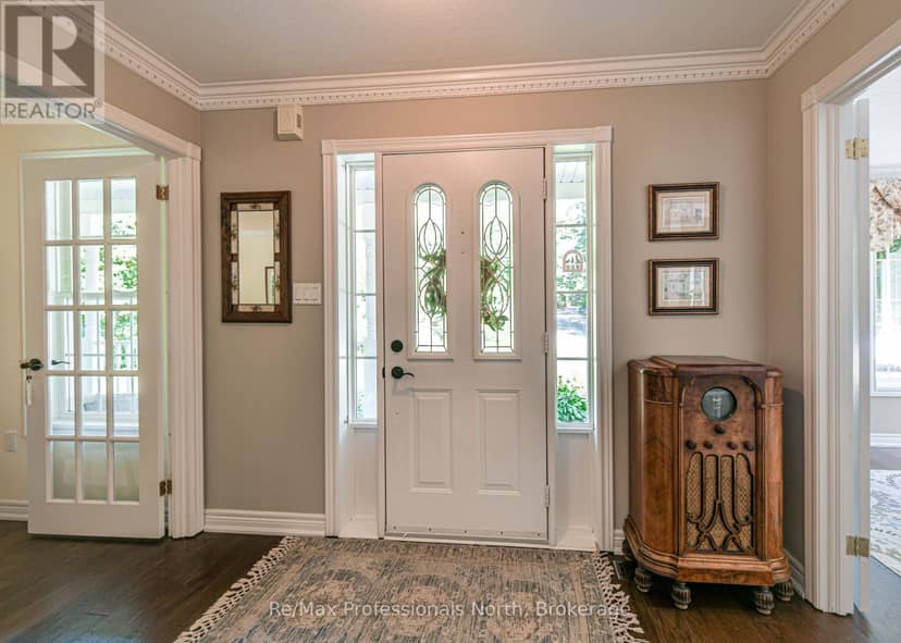 1739 Loretta Avenue — photo 16 of 40