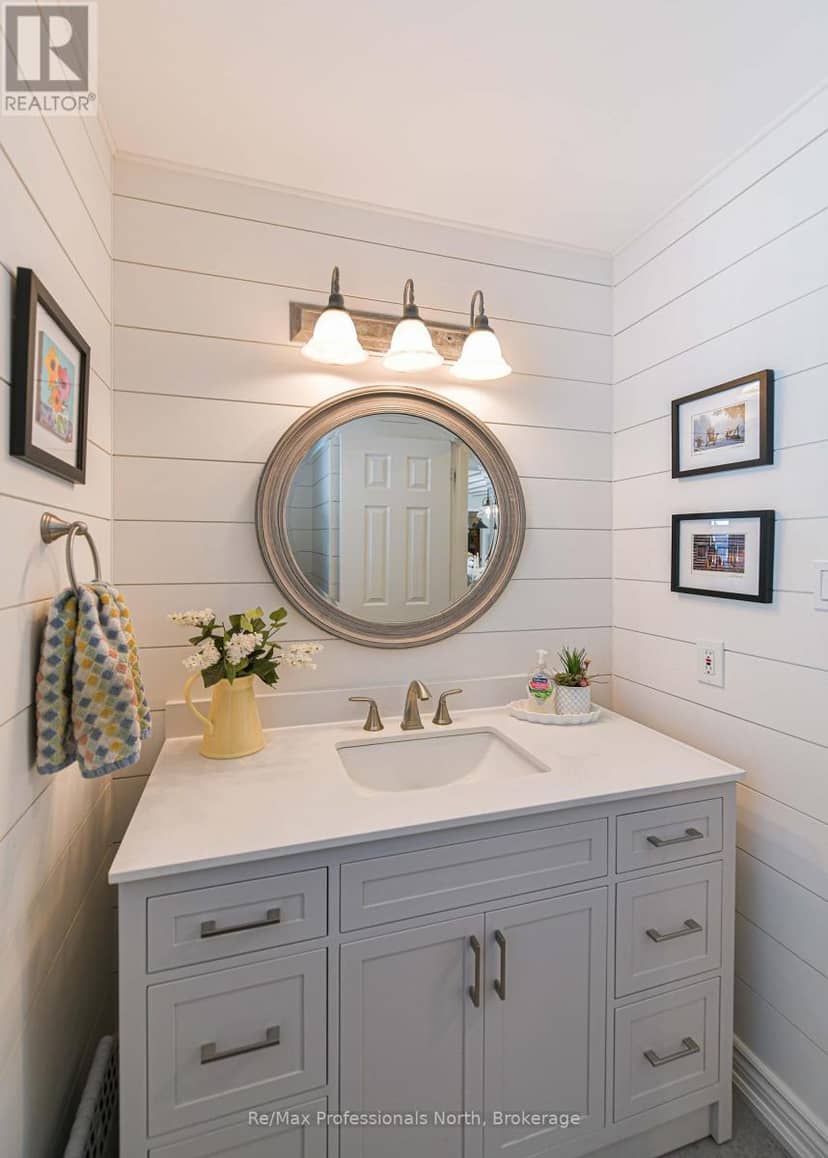 1739 Loretta Avenue — photo 23 of 40