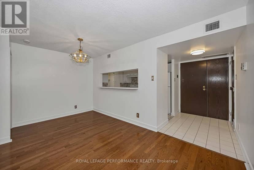 408 - 2019 Carling Avenue N — photo 19 of 40