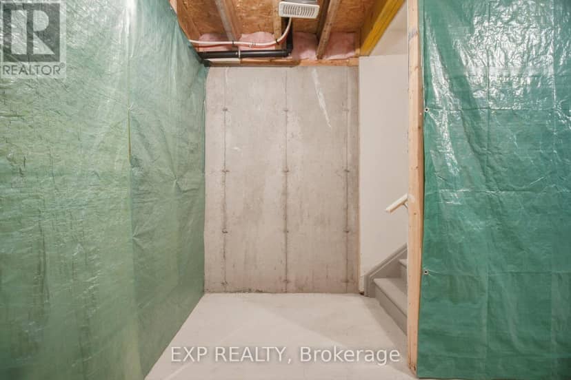 130 Ogston Crescent — photo 37 of 40