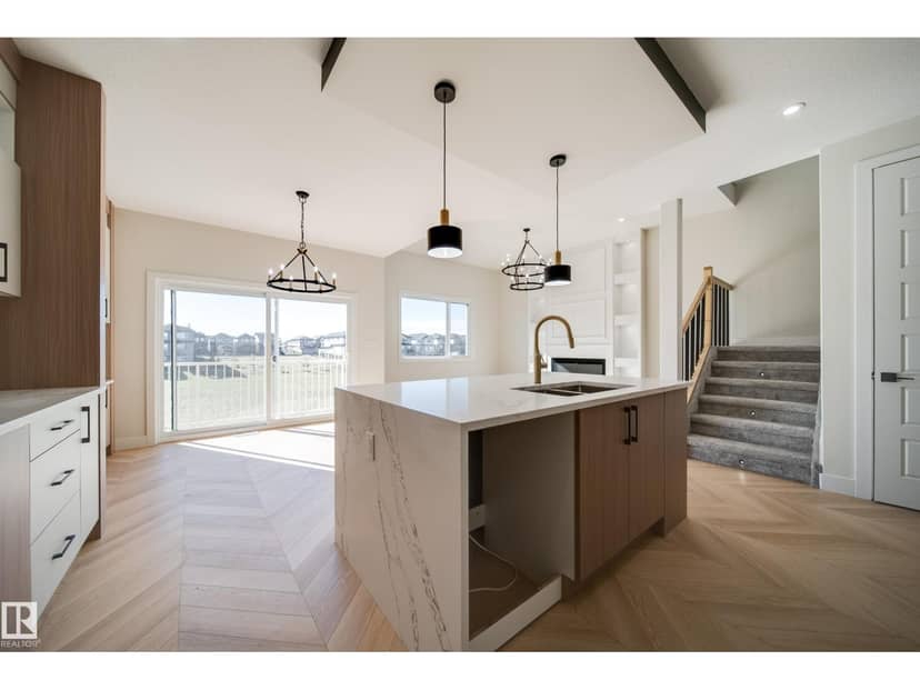 8523 183 AV NW — photo 10 of 38