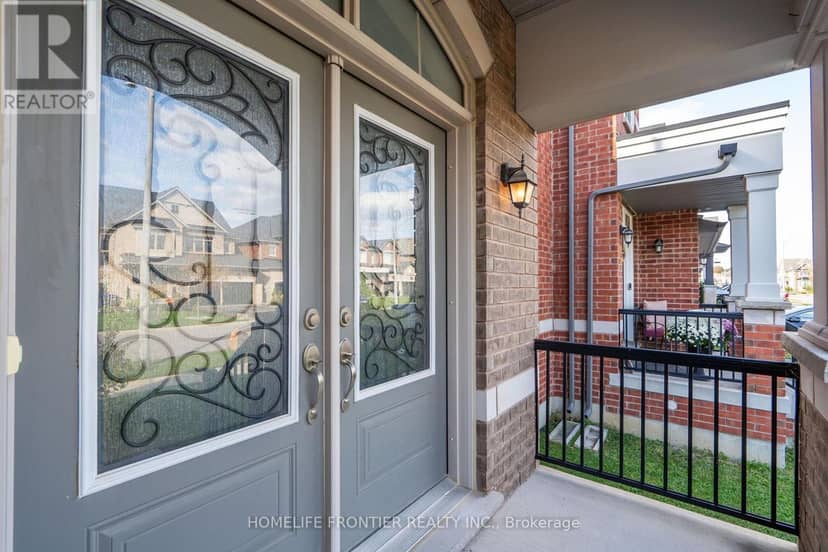 1526 Farrow Crescent — photo 3 of 40