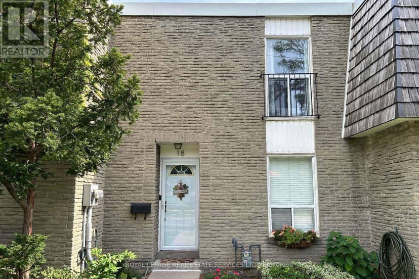 18 - 71 Old Burnhamthorpe Road, Toronto, photo 2