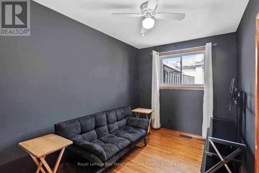 546 Burwash Street — photo 12 of 16