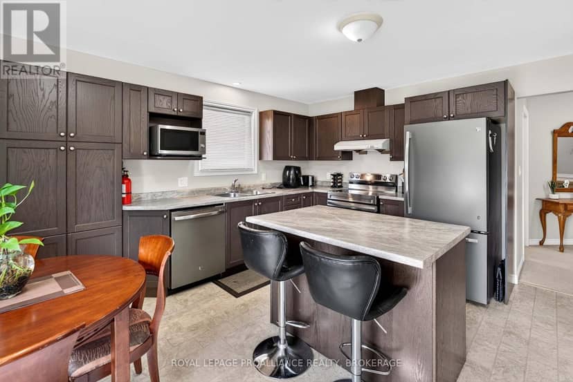 1447 Hanover Drive — photo 15 of 40