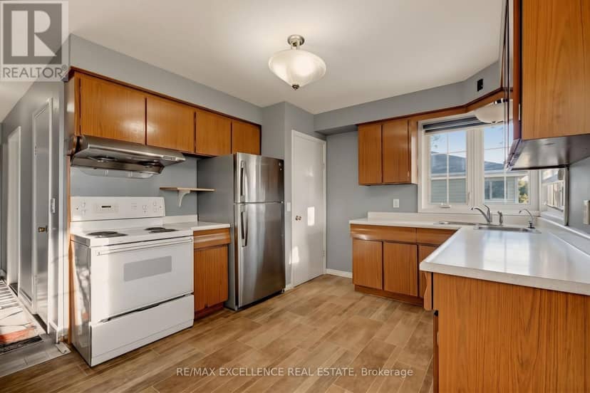 3040 Woodlawn Avenue — photo 11 of 40