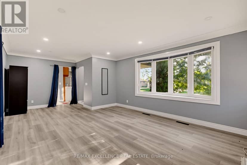 3040 Woodlawn Avenue — photo 9 of 40