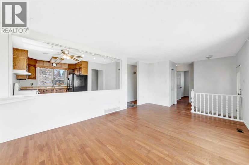 3510 57 Avenue — photo 9 of 35