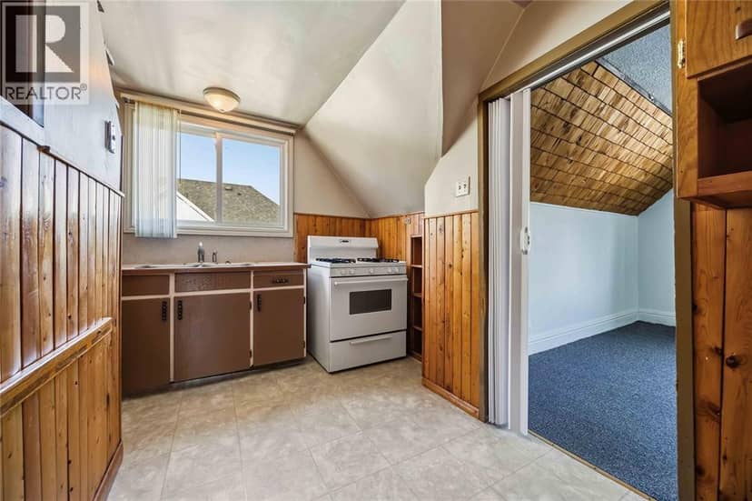 333 MITTON STREET South — photo 11 of 31
