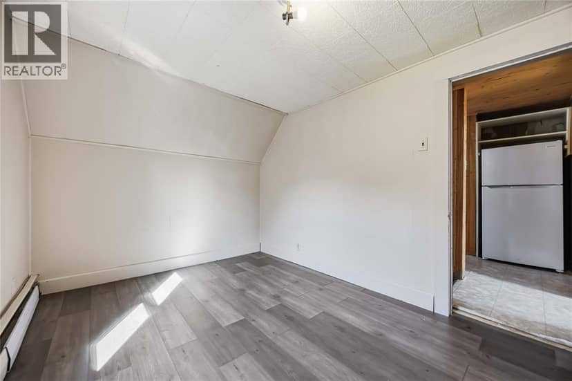 333 MITTON STREET South — photo 17 of 31