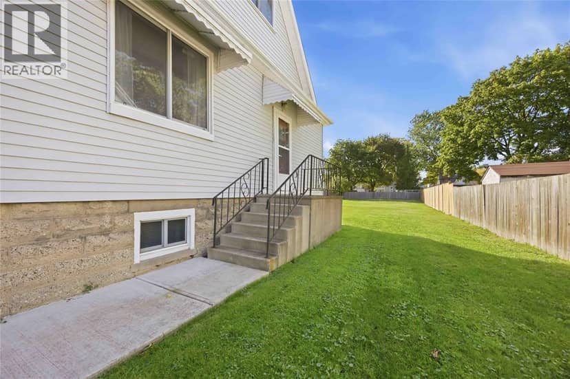 333 MITTON STREET South — photo 10 of 31