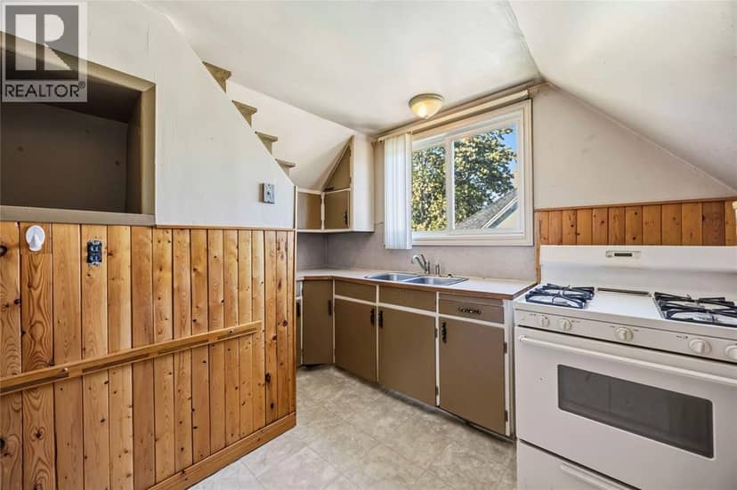 333 MITTON STREET South — photo 12 of 31