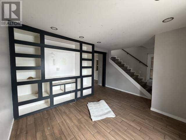 160 Albert ST E — photo 6 of 20
