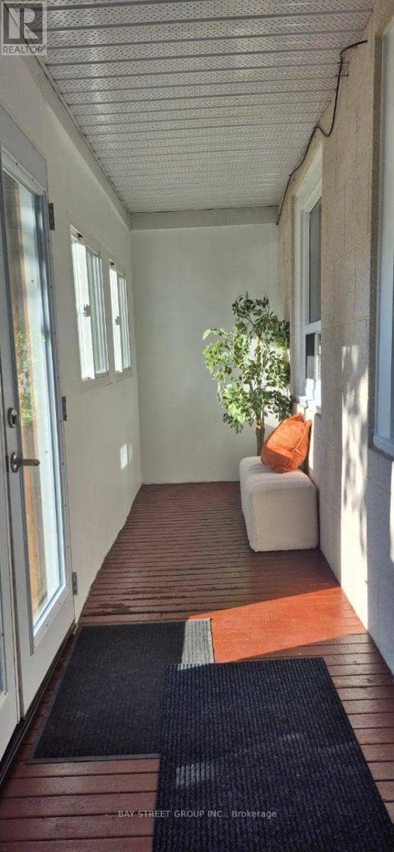 7 Emmott Avenue, Toronto, photo 5