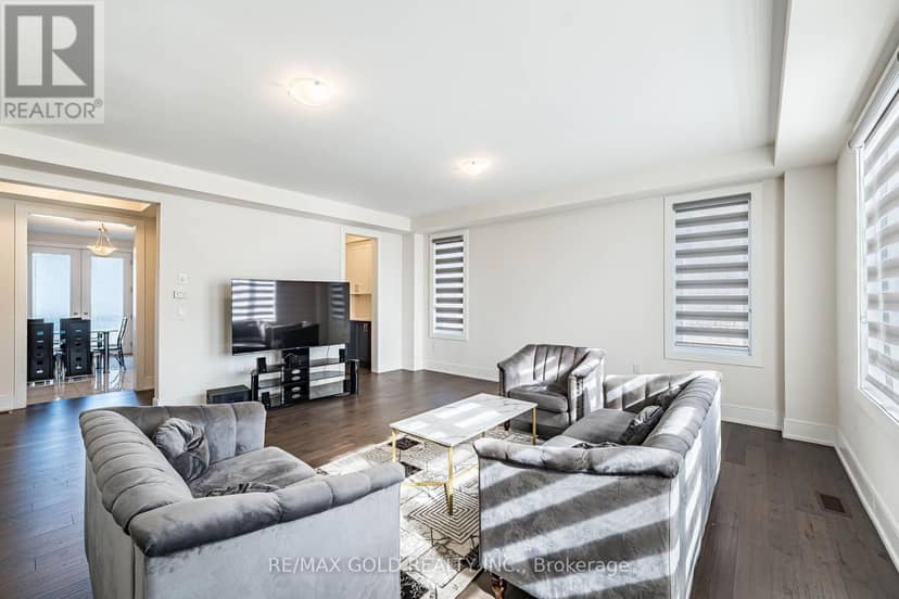 24 Jenwood Crescent — photo 18 of 28