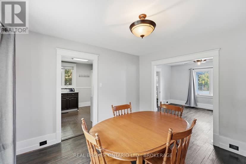 657 Collins Bay Road — photo 11 of 37