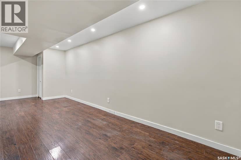 431 York STREET — photo 21 of 33