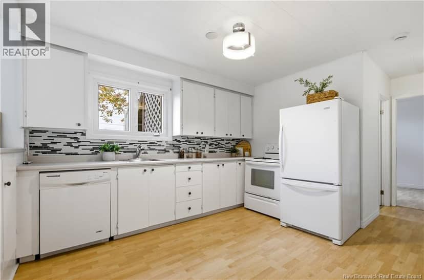 724 Irvine Street — photo 13 of 40
